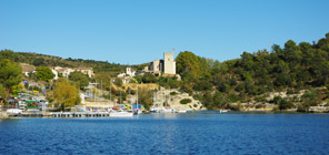 Village et Falaises d'Esparron